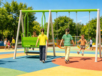 Ensemble de balançoires d'extérieur en gros avec balançoire pour bébé et balançoires à sangles, structure en acier galvanisé pour parc d'enfants