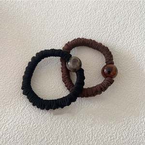 Coleteros de Tela Delgados y Duraderos en Negro y Marrón para Niñas, con Estampado de Leopardo, Bandas Elásticas para el Cabello - Product Image 2