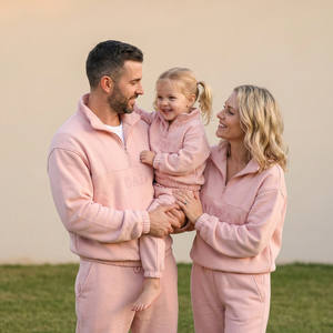 Conjuntos a juego familiares con logo personalizado al por mayor: <span class=keywords><strong>Sudadera</strong></span> con media cremallera, chándal, conjunto de sudaderas con capucha para mamá e hija. - Product Image 1