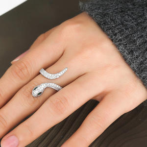Nuevo anillo de serpiente de cobre de lujo ligero con incrustaciones de circonita, anillo abierto personalizado de mezclilla para hombre y mujer, estilo hip-hop - Product Image 4