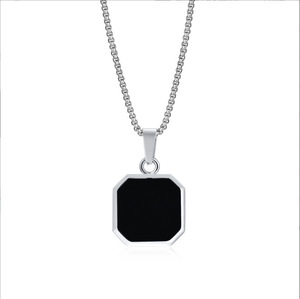 Collier pour homme en acier inoxydable de luxe, minimaliste, géométrique, avec pendentif carré noir - Product Image 1