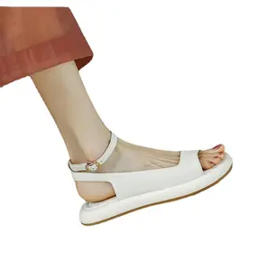 Женские сандалии на толстой подошве