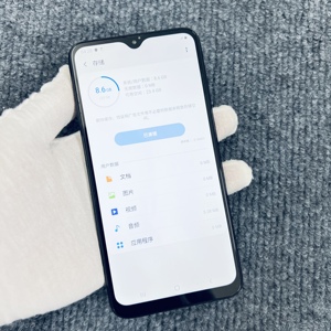 Teléfono Usado Samsung Galaxy A10, 32GB, 2GB RAM, 3400mAh, Pantalla de 6.2 Pulgadas, Económico - Product Image 1