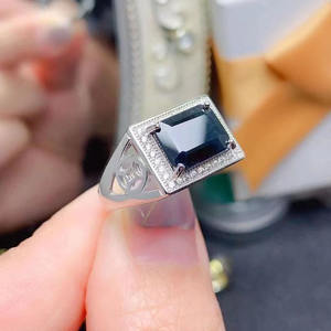 แหวนหมั้นผู้ชายเงินแท้ 925 ชุบทองคำขาวคุณภาพสูง ประดับพลอยไพลิน - Product Image 4