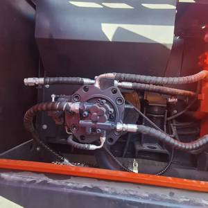 รถขุดตีนตะขาบ Doosan DX225LCA มือสองของแท้จากเกาหลี สภาพดี บำรุงรักษาอย่างดี เหมาะสำหรับงานก่อสร้างในเขตเทศบาล - Product Image 4