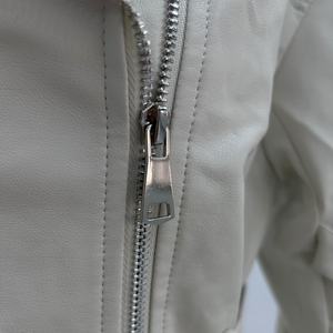 Chaqueta de Cuero Corta <span class=keywords><strong>Beige</strong></span> para <span class=keywords><strong>Mujer</strong></span>, Estilo Motero, con Mangas de Correa, Colores Personalizables Disponibles - Product Image 4