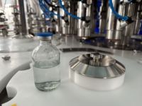 Machine d'embouteillage automatique de fabrication et de remplissage de bouteilles en verre à petite échelle 5000Bph avec norme GMP