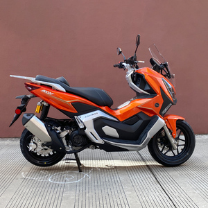 Scooter a Benzina ADV 200cc Arancione Lucido, Motore Raffreddato ad Aria, Sistema EFI, Freno a Disco, Velocità Massima 105 Km/h, con Certificazioni EPA e DOT - Product Image 4
