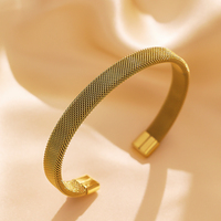 MIRADIA Stock direct d'usine Bijoux fins Bracelets classiques du Moyen-Orient en acier inoxydable Bracelet plaqué or pour femmes