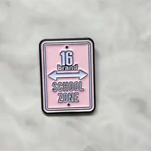 Personalized Pins Wholesale Factory Manufacturer Pink Fashion Custom Soft Enamel Pin