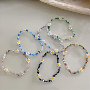 Yiwu Factory Hot Sales Lady Flower Beading Bracelets Bohemian Colorful Blue Daisy Charms Crystal Glass Beaded Elastic Bracelets