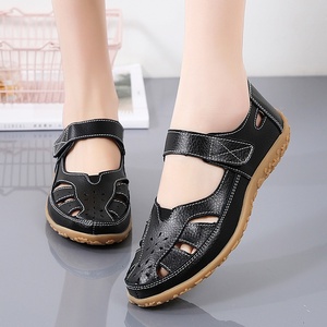 Cross-Border Plus Size Damen Frühling Sommer Wohnungen Neue hohle Sandalen Slip-On Closure Platform Clogs für die Erhöhung der Höhe - Product Image 4