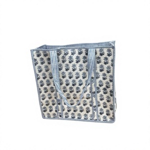 Bolso tote acolchado de algodón con estampado de bloques, bolso tote grande para mujer, elegante bolso tote de hombro para el mercado, bolso de playa ligero, bolso tote con estampado floral - Product Image 1