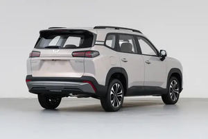 Wuling Starlight 560 SUV 2025 1.5T PHEV 500 km d'autonomie électrique 7 places Voiture familiale Essence économique 5 portes 5 places SUV à vendre - Product Image 4