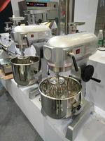 Mélangeur planétaire professionnel pour aliments et pâte à gâteau 7L 10L 20L 30L 40L 50L 60L