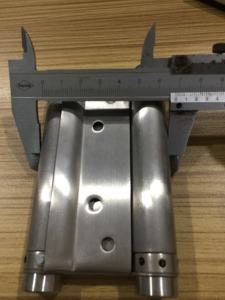 2 paires de charnières de porte battante en acier inoxydable à double <span class=keywords><strong>action</strong></span> modernes pour cuisine, réglables, fermeture automatique, 125 mm, 6 trous - Product Image 5