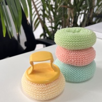 Récureur en nylon d'épurateur de boule de nettoyage de cuisine de grillage en plastique bon marché
