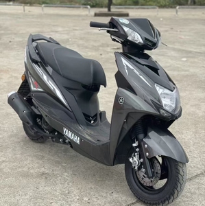 Yamaha <span class=keywords><strong>Cygnus</strong></span> 125 Comfort Edition - Design axé sur le confort, moteur 125cc, EFI et amortisseurs arrière réglables. - Product Image 1