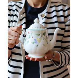 Service à thé en porcelaine japonaise Nikko avec décoration florale Promenade, ensemble de 6 tasses et soucoupes en céramique, en stock - Product Image 4