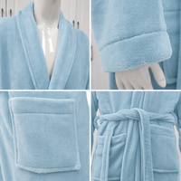 Peignoir brodé avec logo, col châle, en flanelle bleu ciel, doux pour la peau, pour les vacances et le quotidien, grande taille, avec ceinture