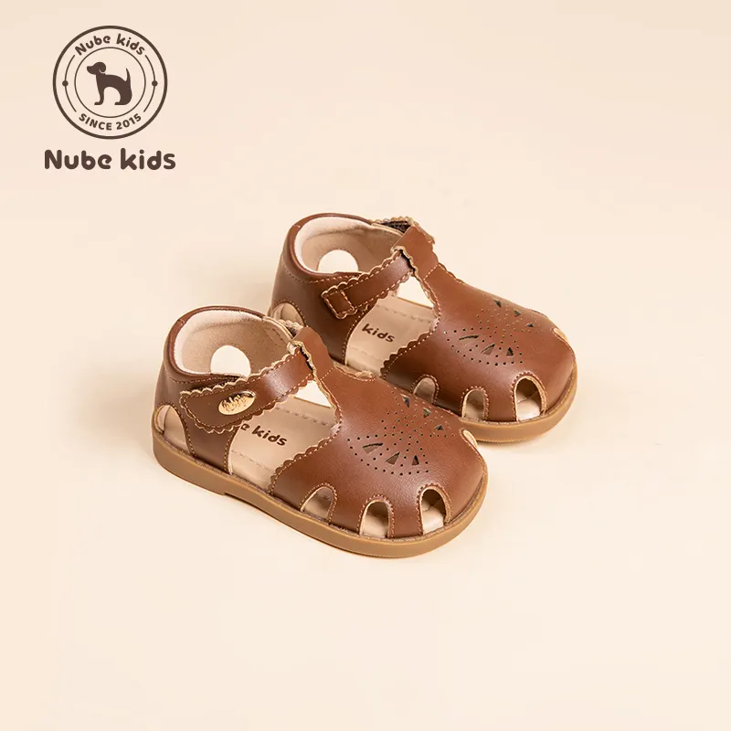 Sandalias de verano personalizadas al aire libre suela de goma antideslizante bebé niñas sandalias de cuero Zapatos Niños primeros zapatos para caminar