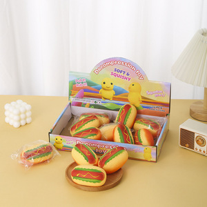 Juguete de malta simulada con forma de hot dog, juguete antiestrés suave y realista de comida rápida, novedad para aliviar el estrés y la descompresión - Product Image 1