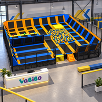 Vabibo TP019 – Équipement de trampoline commercial clé en main pour intérieur, avec fosse à mousse, mur d'escalade, centre de jeux pour enfants, personnalisable
