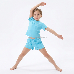 Conjunto de Yoga Nuevo y Moderno para <span class=keywords><strong>Chicas</strong></span>, Camiseta Deportiva y Pantalones Cortos con Dobladillo Festoneado, Tela de Secado Rápido, Logotipo Personalizado - Product Image 3