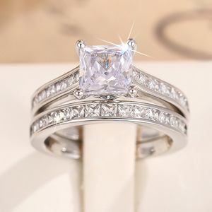Set di Anelli Geometrici Quadrati con Zirconi per Donne, Eleganti Gioielli per Fidanzamento e Feste - Product Image 3
