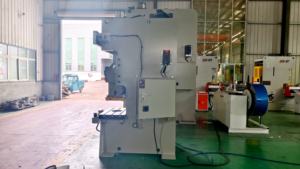 APA 50 tonnes 60 tonnes de tôle d'acier profilé en aluminium poinçonneuse de trous pneumatique automatique presse électrique à vendre - Product Image 5