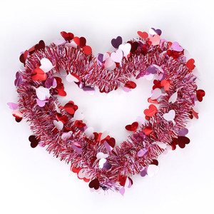 Guirnalda de Corazones Metálicos Rojos, Rosas y Blancos para Decoración de San Valentín y Navidad, para Interiores y Exteriores, Bodas y Hogar - Product Image 6