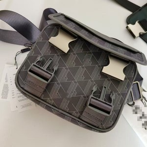 Borsa a Tracolla da Uomo in Pelle PU Effetto Coccodrillo Casual Monospalla <span class=keywords><strong>Messenger</strong></span> Laterale con Logo Personalizzato Stile alla Moda per Estate Primavera - Product Image 3