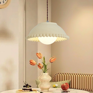 Luminaires de style français crémeux rétro pastoral, luminaires de luxe légers, salle à manger, bar, îlot, chambre à coucher, bureau, lustre, lampes suspendues - Product Image 1