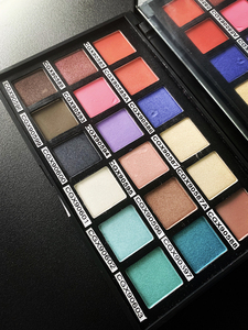 Private Label 18-Color Matte Glitter Finish Waterproof High Pigment Mineral <b>Eyeshadow</b> <b>Palette</b> Soft Beauty Makeup Glazed Powder - Product Image 4