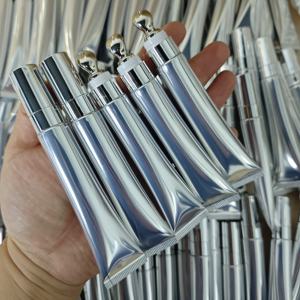 Maximizador de labios vegano con logotipo personalizado en stock y etiqueta privada - Product Image 3