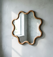 Miroir mural en bois avec cadre ondulé Art Déco INNOVA Accent Home pour salon, salle de bain, chambre à coucher