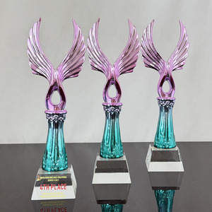 Trofeo in Resina Aquila Viola e Verde con Ali Aperte, Souvenir Creativo Personalizzato, Premio in Cristallo MH-J0736 - Product Image 1