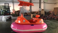 Bateaux tamponneurs électriques QIQU avec musique, lumières et pistolets à eau, en PE, 1 pièce pour 2 adultes et 1 enfant