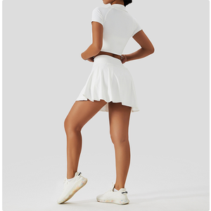 Женский комплект для тренировок из двух предметов: топ-кроп с плиссированной юбкой и нашивками, выполненный в стиле «акид-вош», с пайетками, для гольфа, тенниса, йоги - Product Image 2