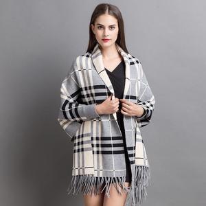 2020 Offre Spéciale chaud et à la mode châle à manches petit plaid châle femmes - Product Image 1
