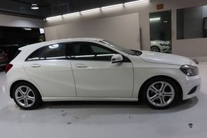 Mercedes-Benz <span class=keywords><strong>Classe</strong></span> <span class=keywords><strong>A</strong></span> Hatchback <span class=keywords><strong>2015</strong></span> d'<span class=keywords><strong>occasion</strong></span>, automatique, sièges en cuir, conduite à droite, intérieur sombre, <span class=keywords><strong>prix</strong></span> abordable à vendre - Product Image 5