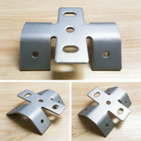 Système de montage solaire pour toiture métallique trapézoïdale moderne de marque OEM de haute qualité, résistant au vent (60 m/s) et à la neige (3 KN/m), taille personnalisée, MOQ