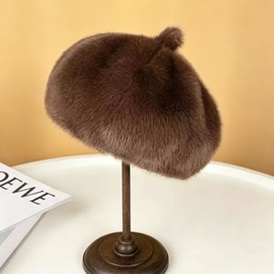 Béret en fausse fourrure de vison pour femme, chaud, anti-froid, amincissant, polyvalent, style artiste, disponible en gros pour l'automne et l'hiver - Product Image 1