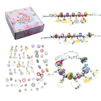 Produits Tendances 2027 Nouveautés Ensemble de Bracelets DIY en Cuivre pour Enfants Motif Dessin Animé Boîte Cadeau Bijoux Breloques Fantaisie Filles Bracelet Nouvel An