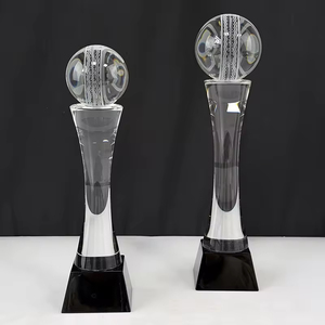 Trofeo Deportivo <span class=keywords><strong>de</strong></span> <span class=keywords><strong>Cristal</strong></span> Personalizado, Trofeo <span class=keywords><strong>de</strong></span> Bola <span class=keywords><strong>de</strong></span> Cricket con Impresión <span class=keywords><strong>de</strong></span> Logotipo y Grabado - Product Image 2
