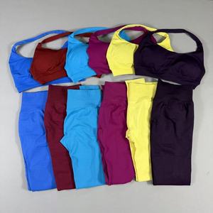 Conjunto Deportivo de Yoga de 2 Piezas para Mujer, Top Deportivo sin Costuras con Relleno, Pantalones Largos, Ropa de Yoga Transpirable de Secado Rápido - Product Image 2