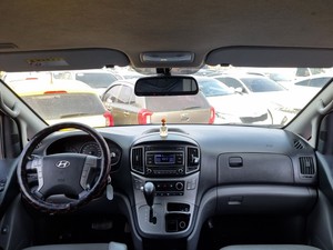 Minivan Blanca Diésel 2016, Automática, Sin Accidentes, Amplia, Económica, Vehículo de Carga Coreano Usado en Venta - Product Image 3
