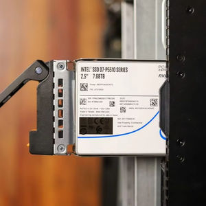オリジナルIntel P5510 3.84テラバイト7.68テラバイト3.84テラバイト7.68テラバイト3840gb 7680gb U.2 Pcie 4.0 Pcie4.0 Nvme EnterpriseソリッドステートディスクドライブSsd - Product Image 1