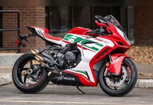 Moto sportive MV Agusta <span class=keywords><strong>F3</strong></span> <span class=keywords><strong>800</strong></span> RC 2025 PRÊTE À LA VENTE – PROMO SPÉCIALE - Product Image 6