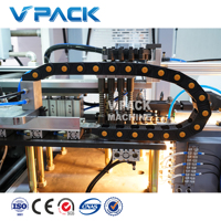 Machine de soufflage de bouteilles d'eau minérale pure de 1L 1,5 L Prix de la machine de soufflage automatique à espacement variable
